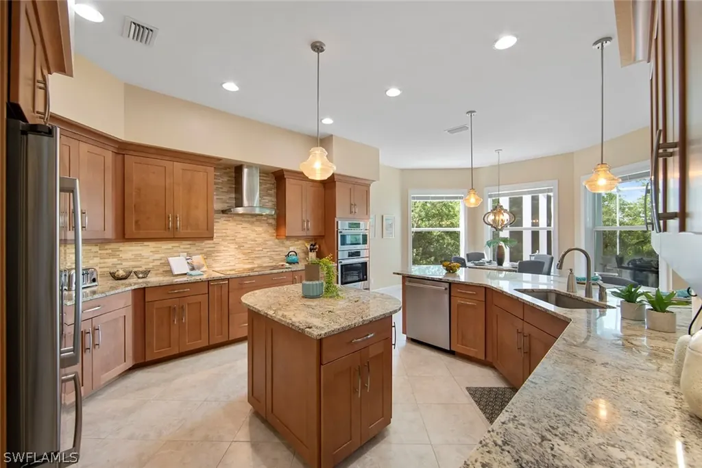 2475 Tropical Way Court Sanibel FL 33957