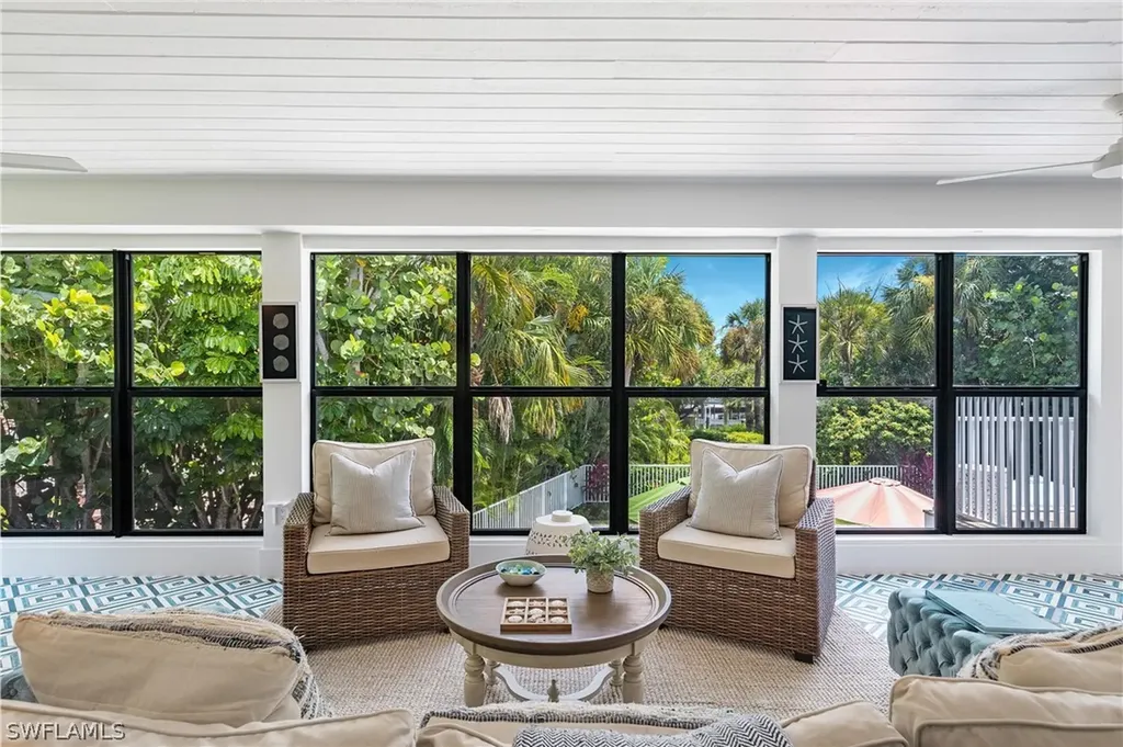 518 N Yachtsman Drive Sanibel FL 33957