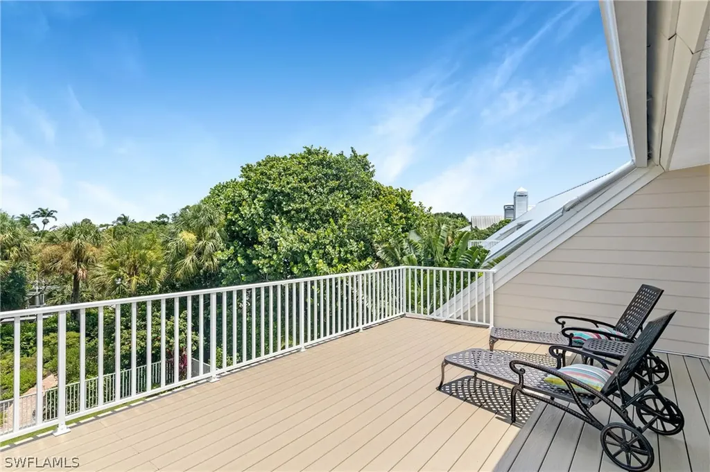 518 N Yachtsman Drive Sanibel FL 33957