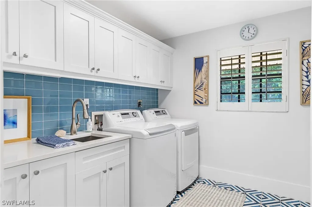 518 N Yachtsman Drive Sanibel FL 33957