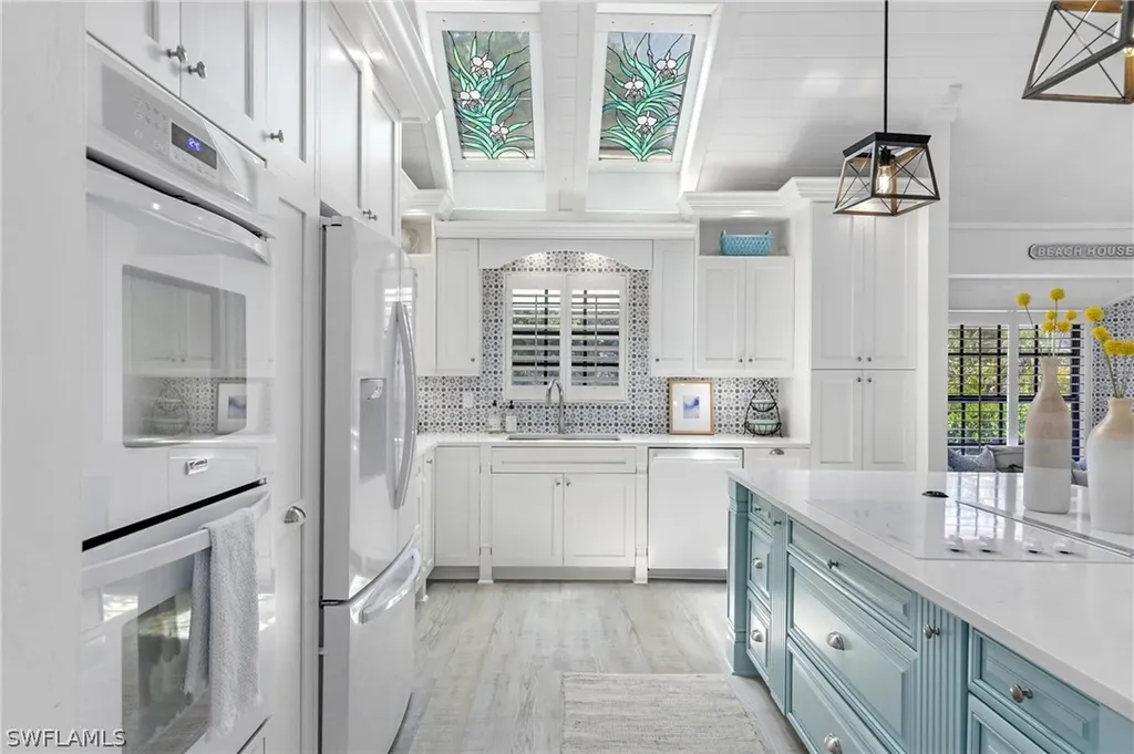 518 N Yachtsman Drive Sanibel FL 33957