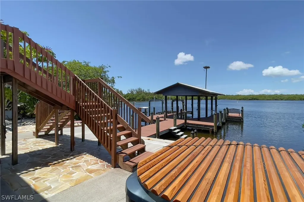 2548 Eighth Avenue St. James City FL 33956