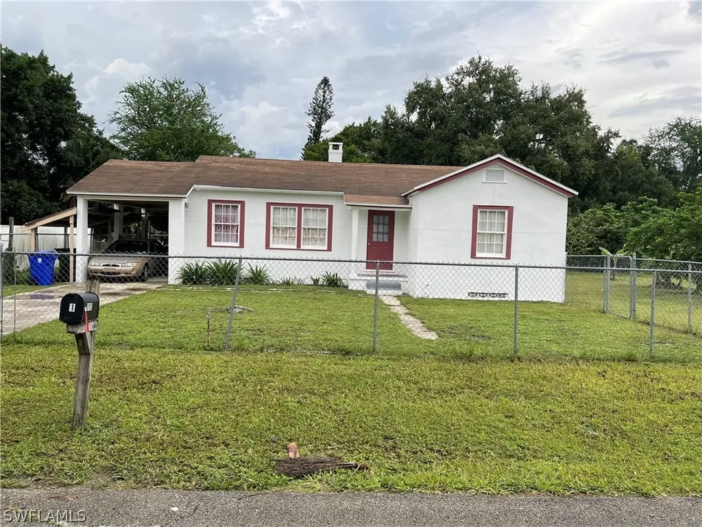 2123 Dora Street Fort Myers FL 33901