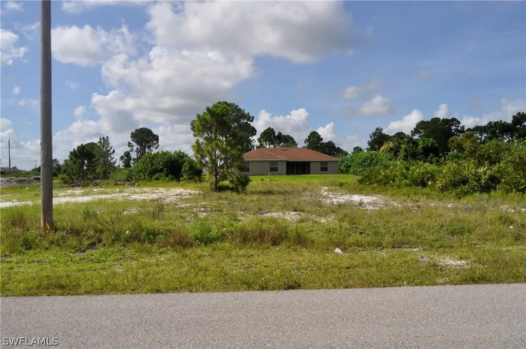 2925 19th Street SW Lehigh Acres FL 33976