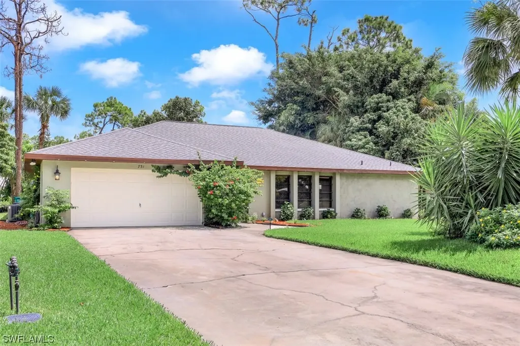 751 York Terrace Naples FL 34109