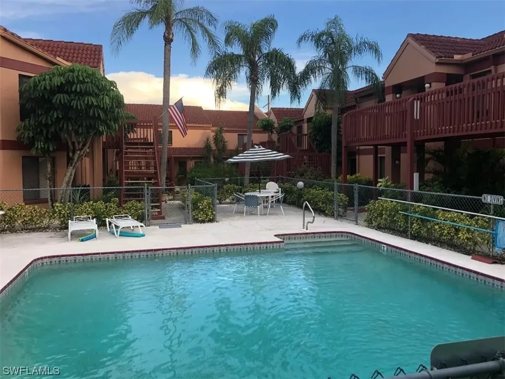 400 Valley Stream Drive Naples FL 34113