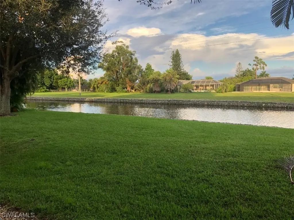 400 Valley Stream Drive Naples FL 34113