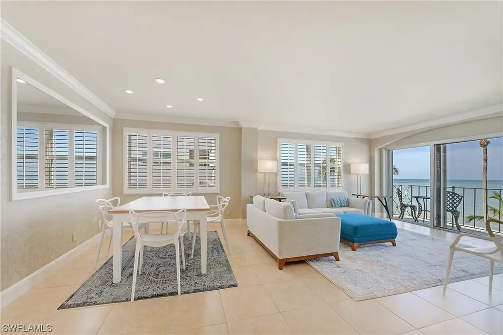 2011 Gulf Shore Boulevard N Naples FL 34102