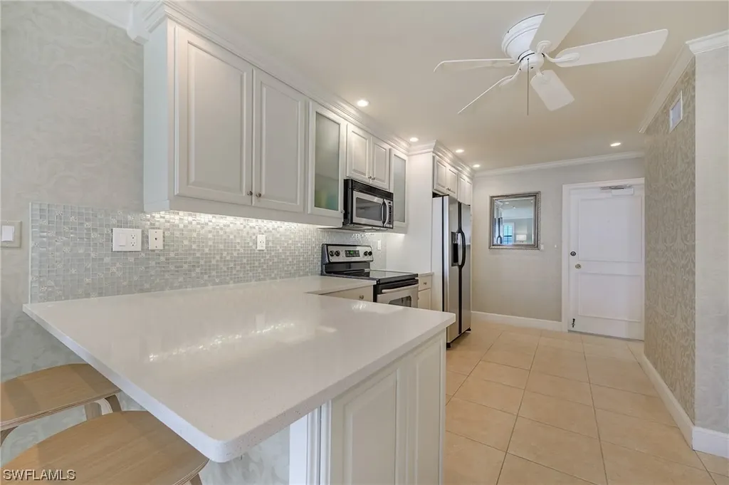 2011 Gulf Shore Boulevard N Naples FL 34102