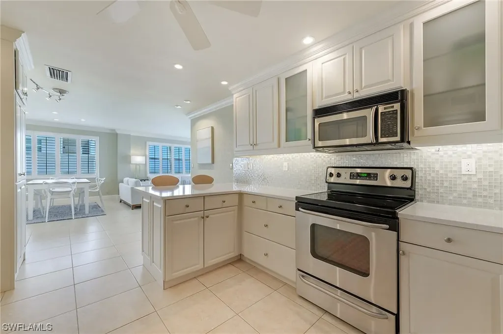 2011 Gulf Shore Boulevard N Naples FL 34102