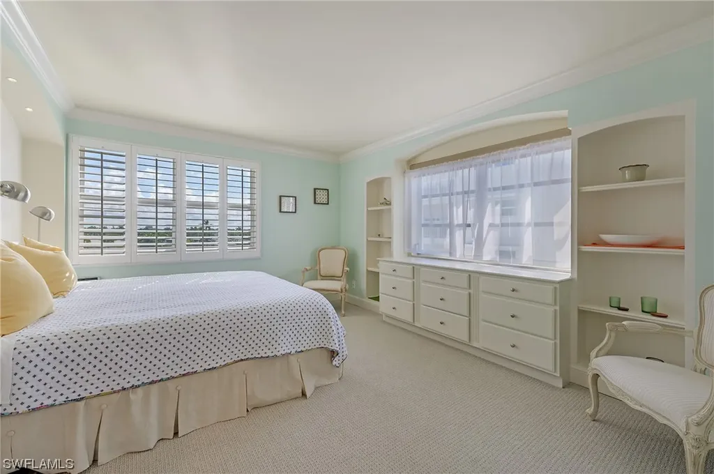 2011 Gulf Shore Boulevard N Naples FL 34102
