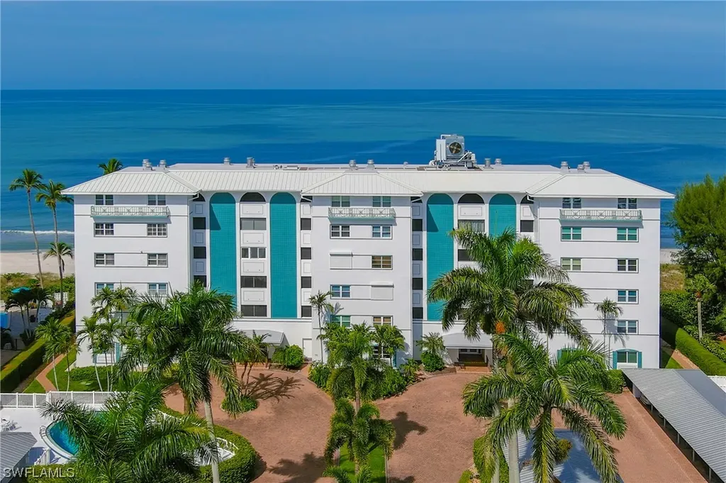 2011 Gulf Shore Boulevard N Naples FL 34102