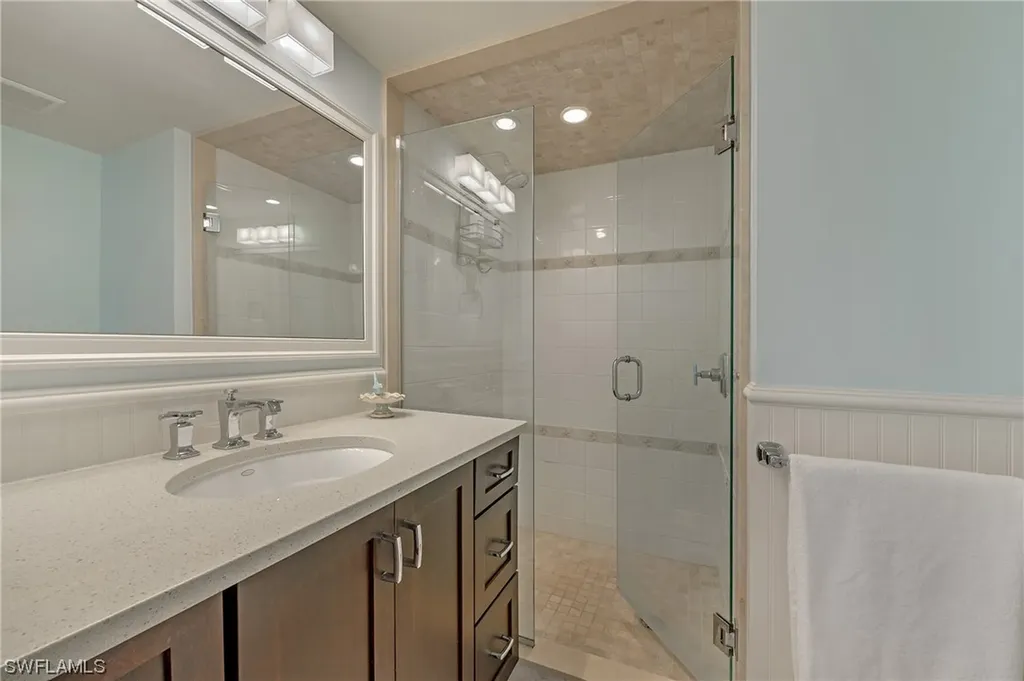 2011 Gulf Shore Boulevard N Naples FL 34102