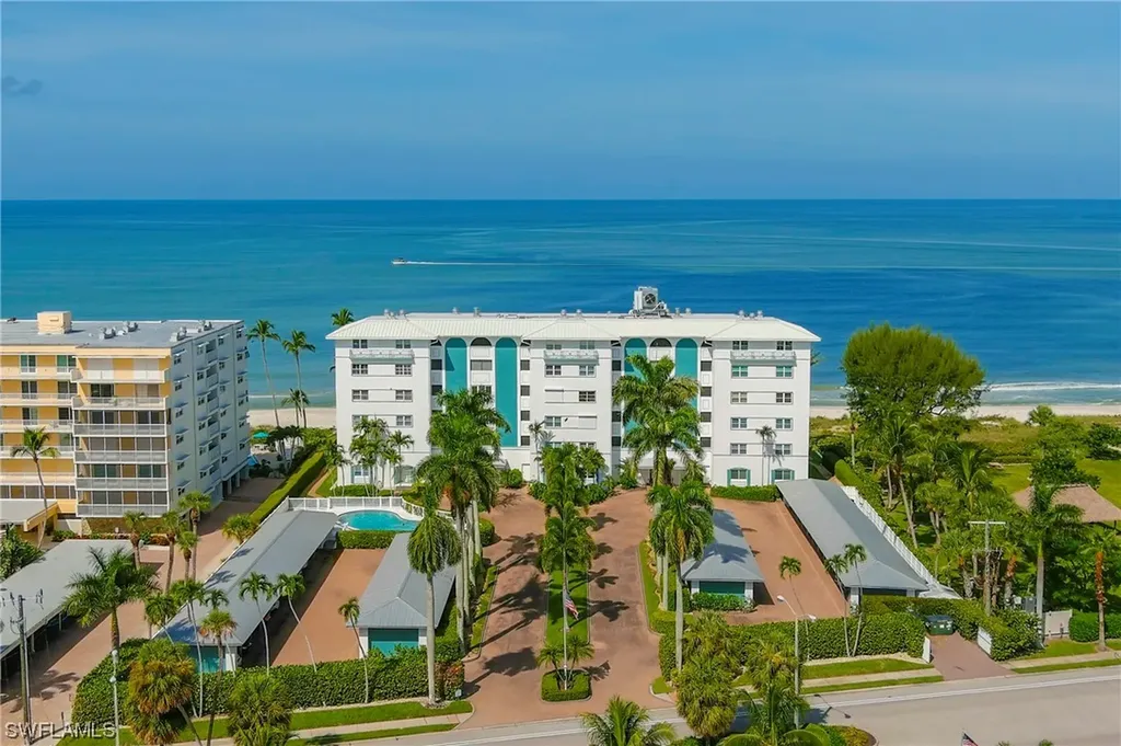 2011 Gulf Shore Boulevard N Naples FL 34102