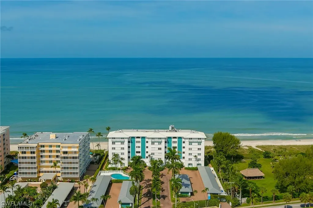 2011 Gulf Shore Boulevard N Naples FL 34102