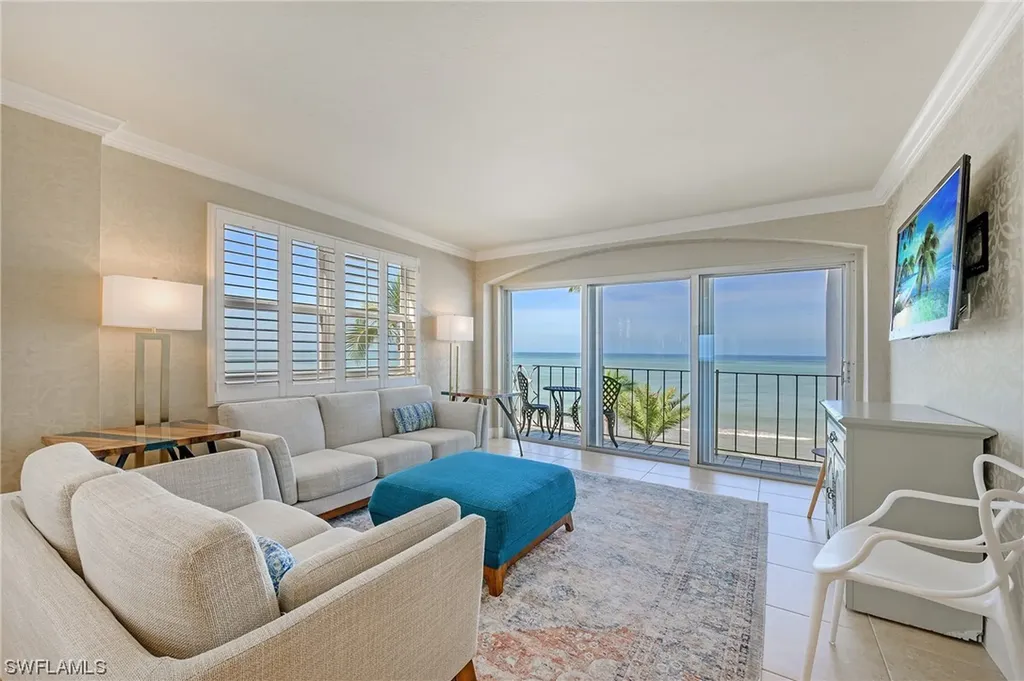 2011 Gulf Shore Boulevard N Naples FL 34102