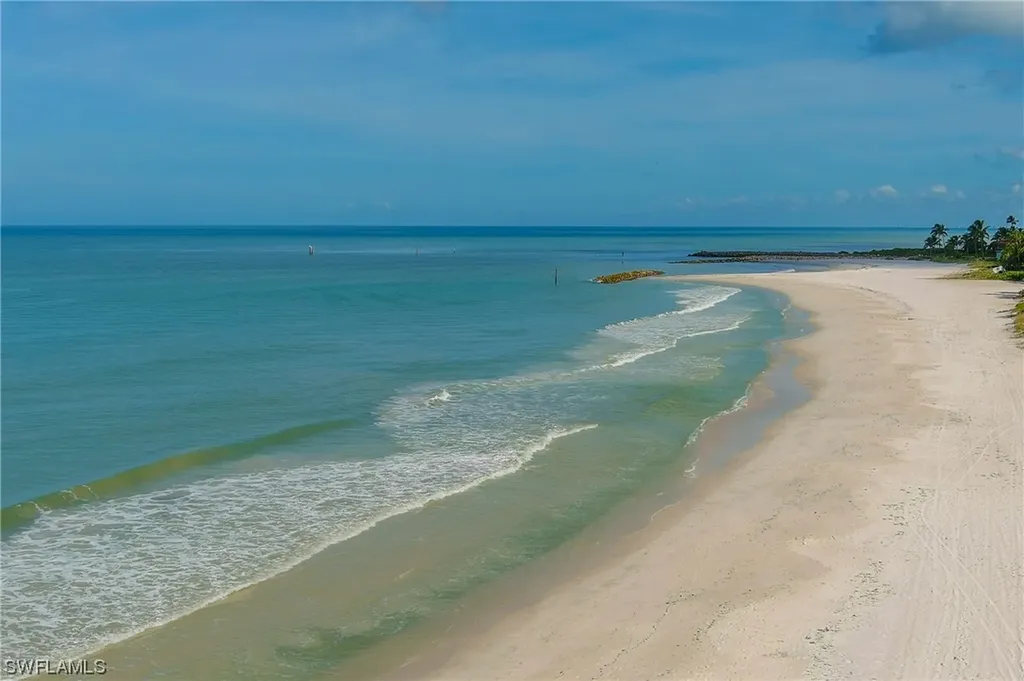 2011 Gulf Shore Boulevard N Naples FL 34102