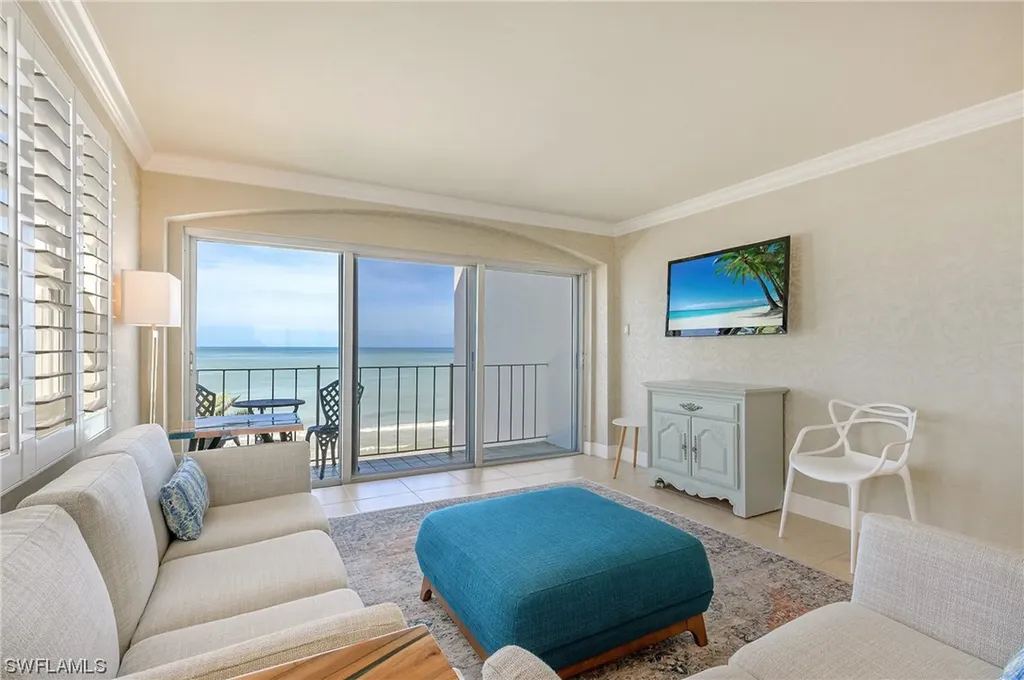 2011 Gulf Shore Boulevard N Naples FL 34102