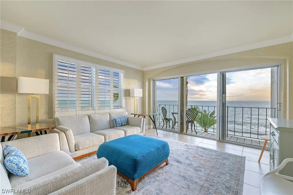 2011 Gulf Shore Boulevard N Naples FL 34102
