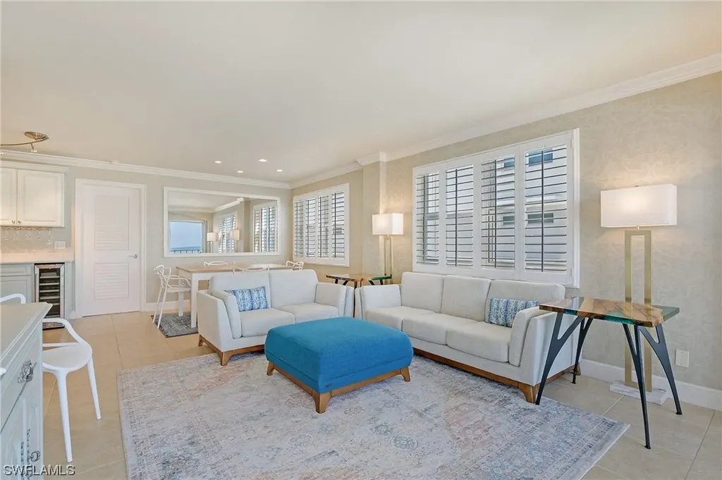 2011 Gulf Shore Boulevard N Naples FL 34102