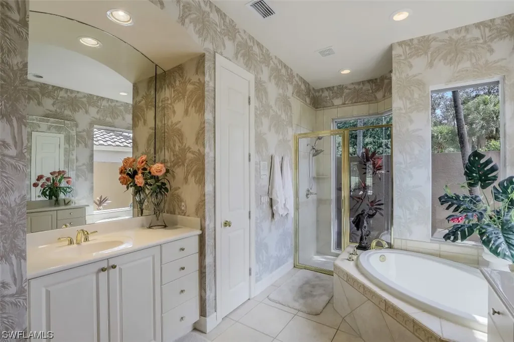 2369 Cheshire Lane Naples FL 34109