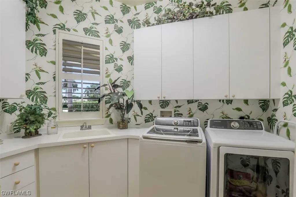 2369 Cheshire Lane Naples FL 34109