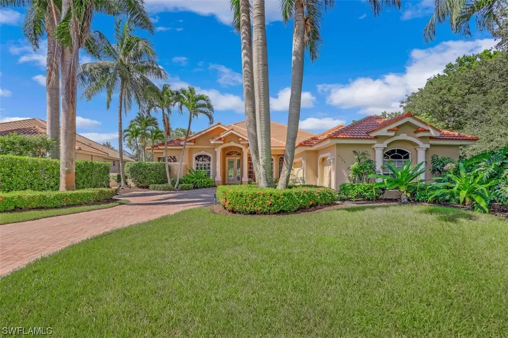 2369 Cheshire Lane Naples FL 34109