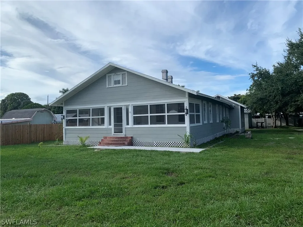 4449 Poinsettia Street Fort Myers FL 33905