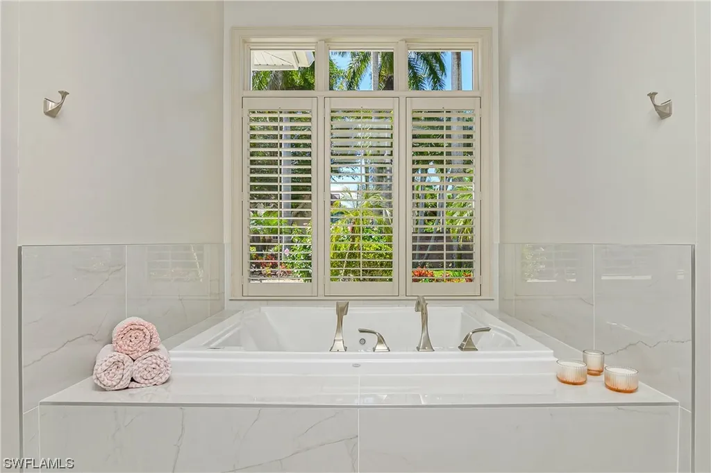 712 Saint Georges Court Naples FL 34110