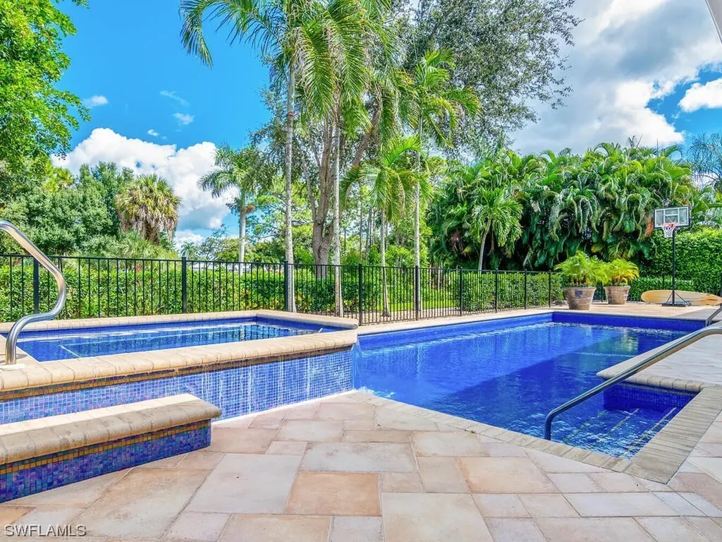 712 Saint Georges Court Naples FL 34110