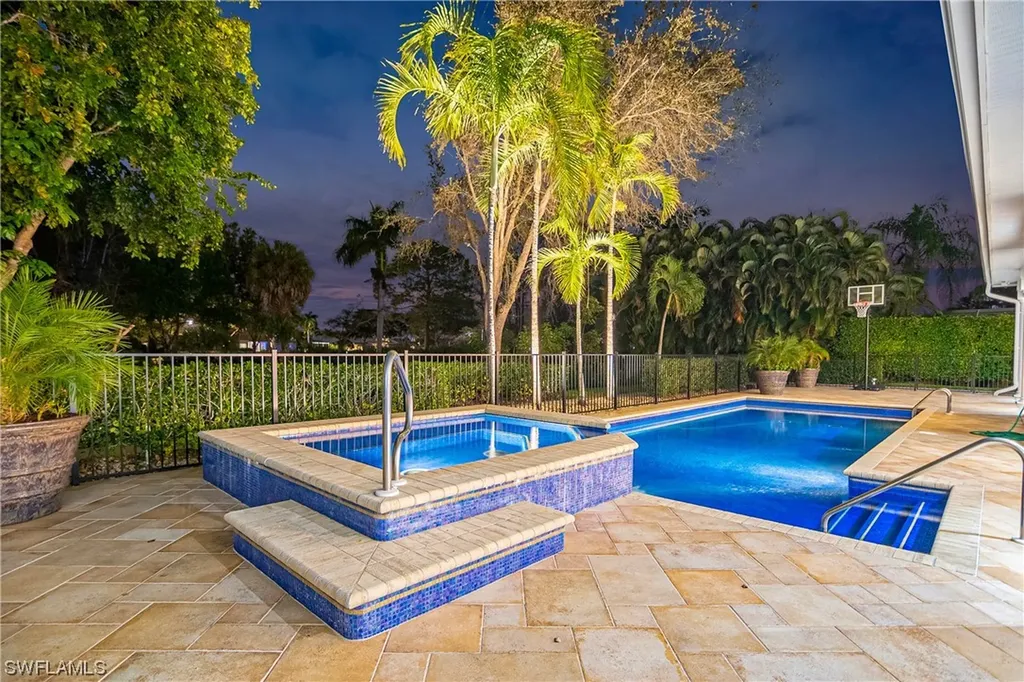 712 Saint Georges Court Naples FL 34110