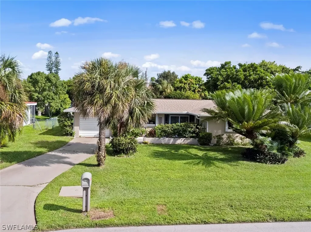 711 Monterey Avenue Cape Coral FL 33904