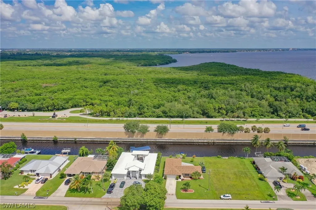 2521 Everest Parkway Cape Coral FL 33904