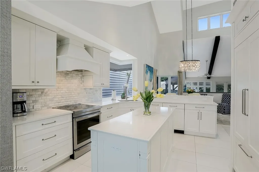 654 Bridgeway Lane Naples FL 34108