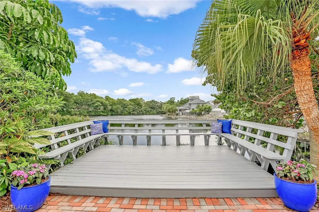 654 Bridgeway Lane Naples FL 34108