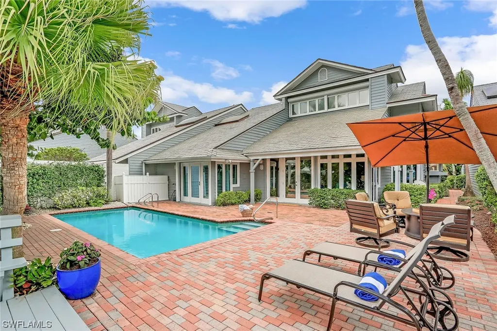 654 Bridgeway Lane Naples FL 34108