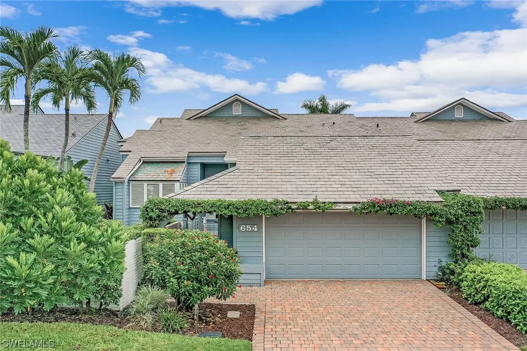 654 Bridgeway Lane Naples FL 34108