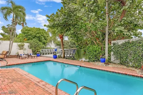 654 Bridgeway Lane Naples FL 34108