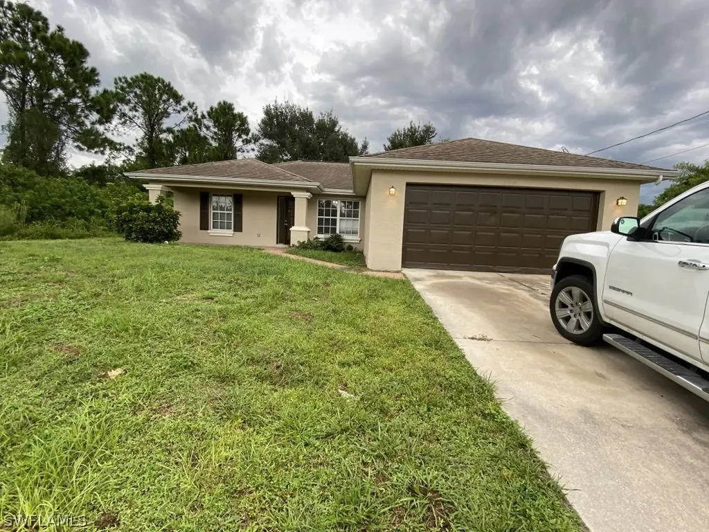 2702 4th Street SW Lehigh Acres FL 33976
