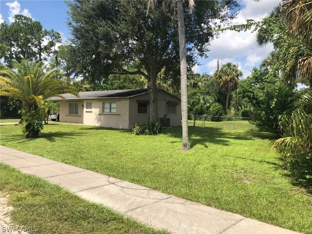 2107 E 6th Street Lehigh Acres FL 33936