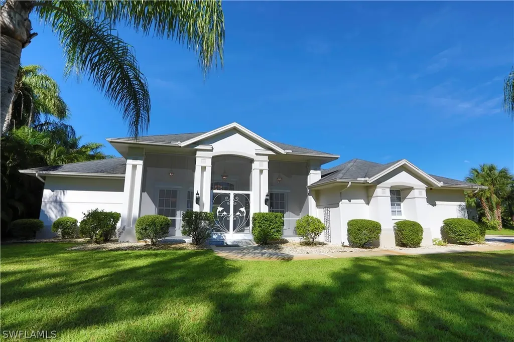 819 Glenn Avenue Lehigh Acres FL 33972