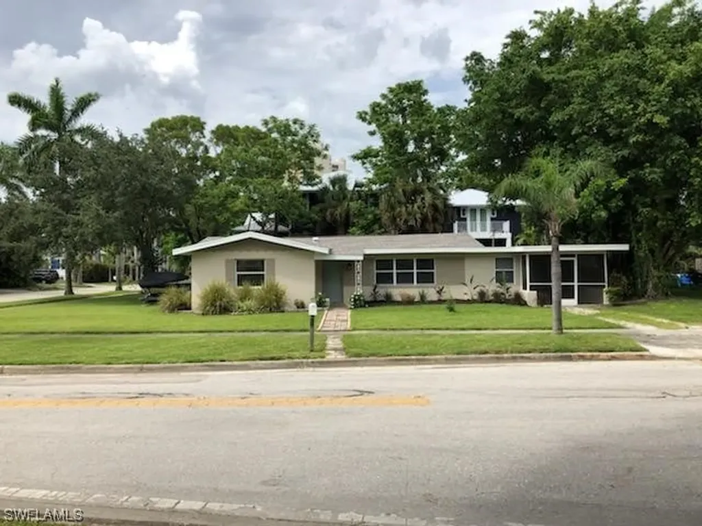 2705 Michigan Avenue Fort Myers FL 33916