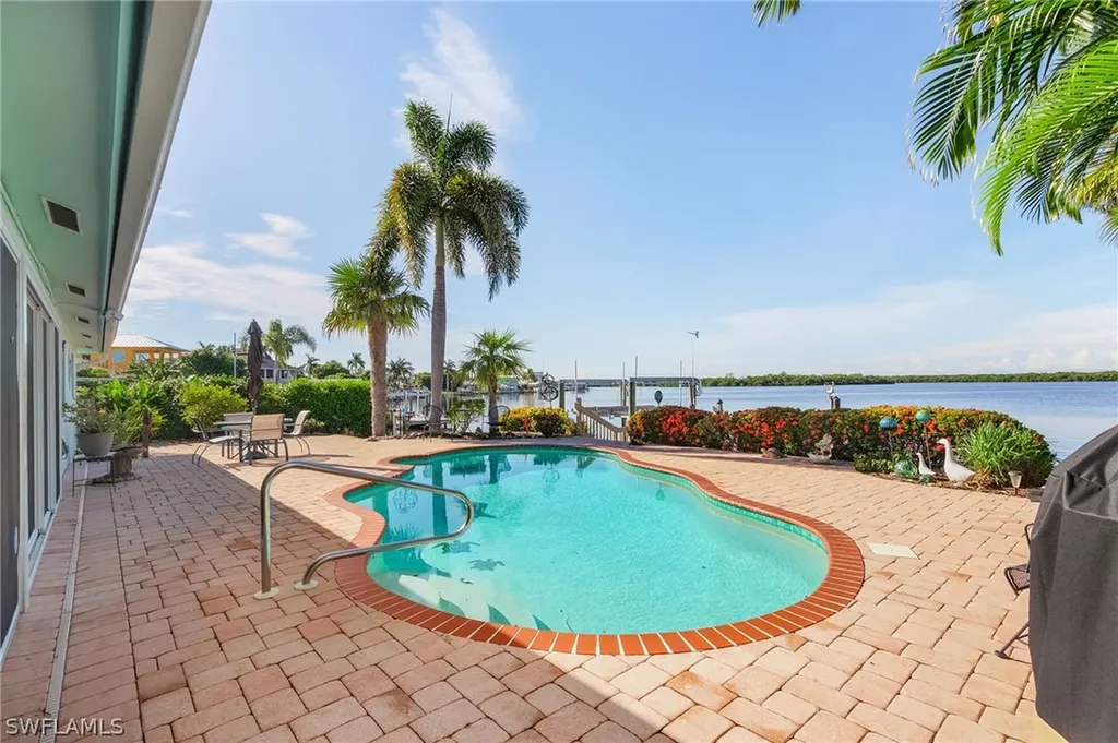 11891 Island Avenue Matlacha FL 33993