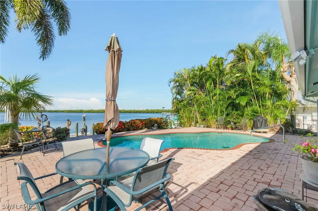 11891 Island Avenue Matlacha FL 33993
