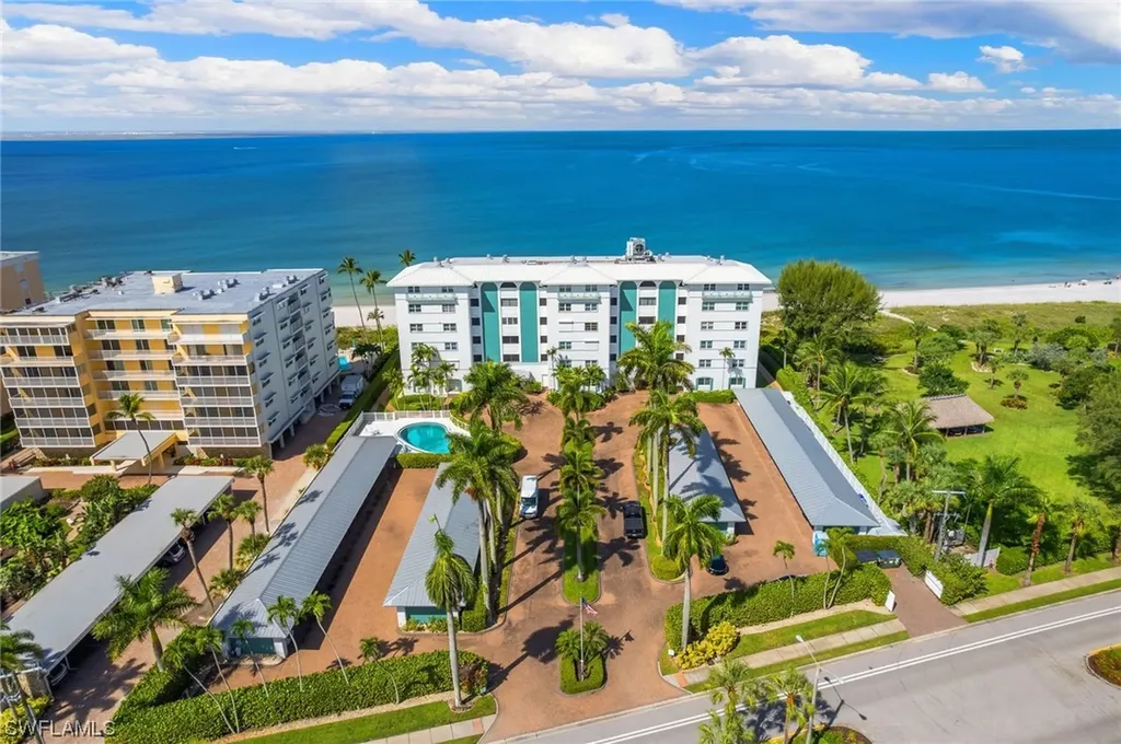 2011 Gulf Shore Boulevard N Naples FL 34102
