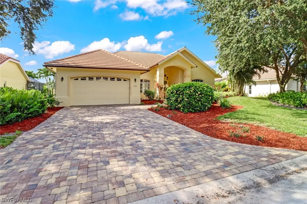 4246 Longshore Way N Naples FL 34119