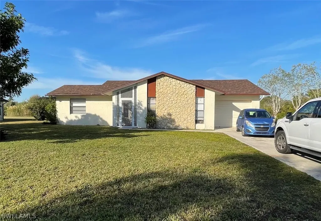 1525 Medford Place Lehigh Acres FL 33936