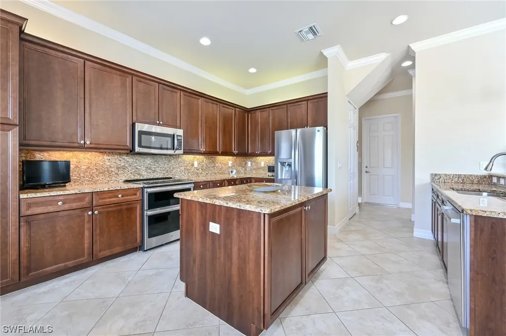 6566 Monterey Point Naples FL 34105
