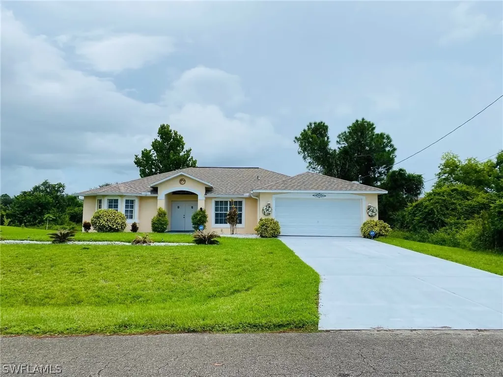 641 Dubarry Avenue S Lehigh Acres FL 33974