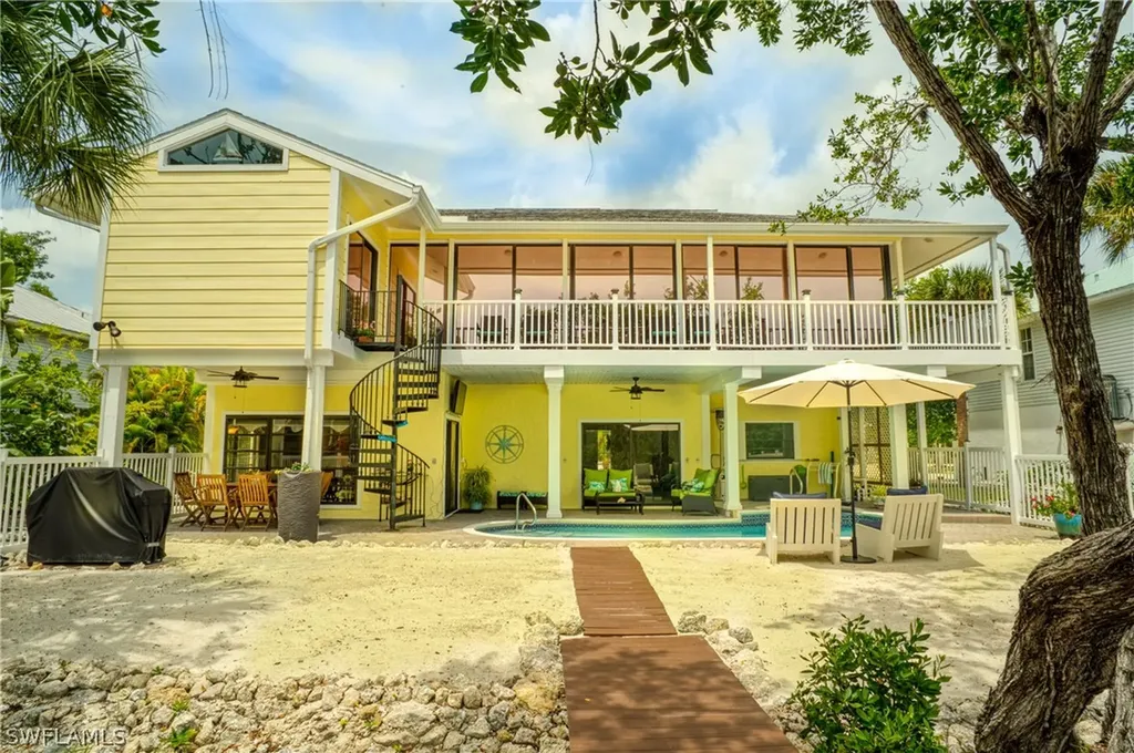 2030 Sunrise Circle Sanibel FL 33957
